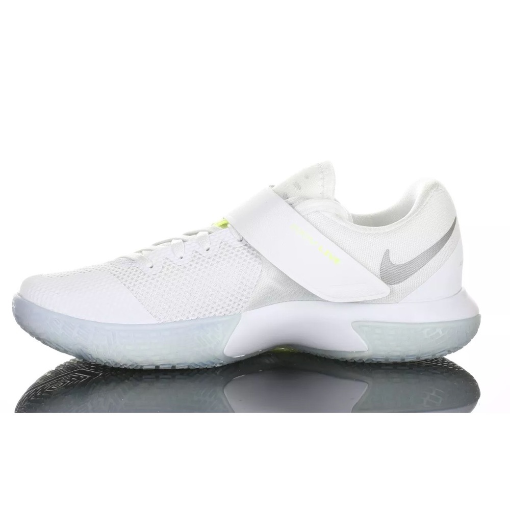 Nike Zoom Live Basketball Shoe SZ 9 White NWD NEW